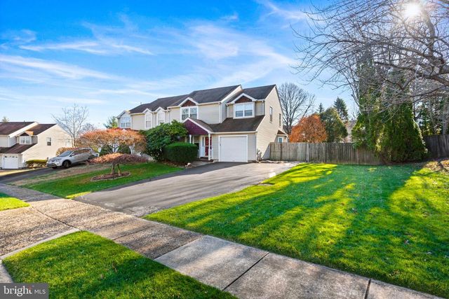 29 TREE BARK LN, Southampton, PA 18966