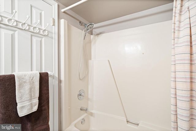 29 TREE BARK LN, Southampton, PA 18966