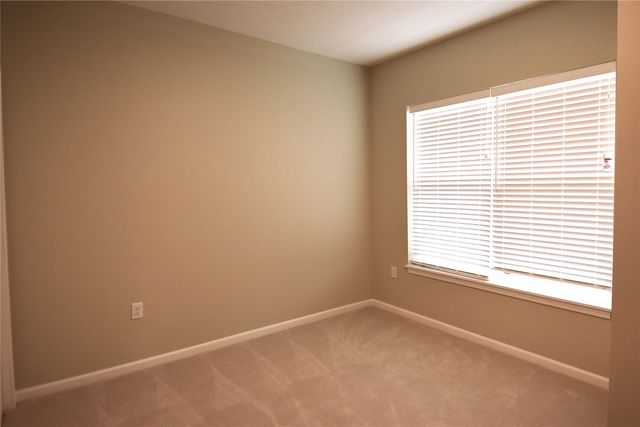 1427 34th Avenue SW 217, Altoona, IA 50009