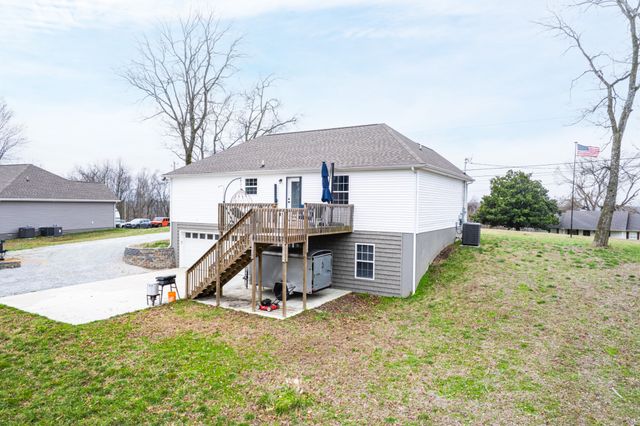 2092 Garner Rd, Mount Pleasant, TN 38474