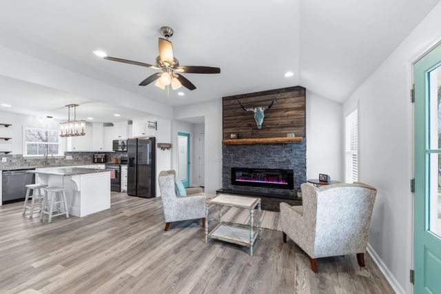 2092 Garner Rd, Mount Pleasant, TN 38474