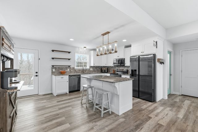 2092 Garner Rd, Mount Pleasant, TN 38474