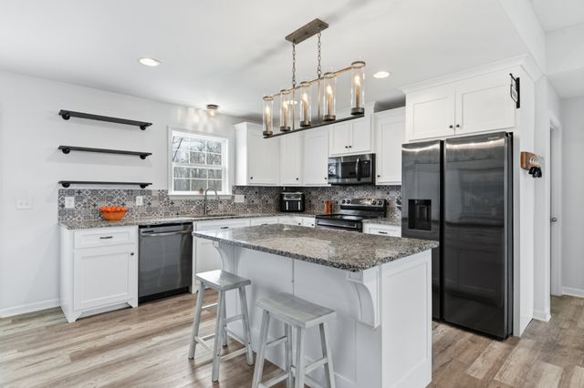 2092 Garner Rd, Mount Pleasant, TN 38474