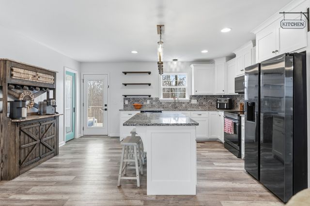 2092 Garner Rd, Mount Pleasant, TN 38474