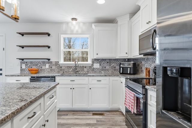 2092 Garner Rd, Mount Pleasant, TN 38474