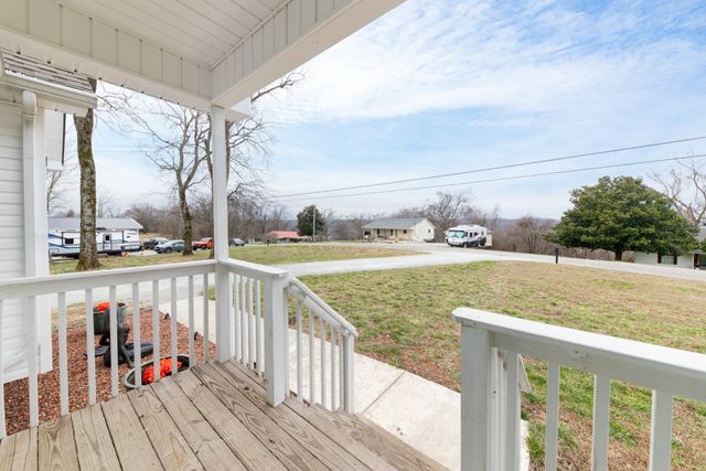 2092 Garner Rd, Mount Pleasant, TN 38474