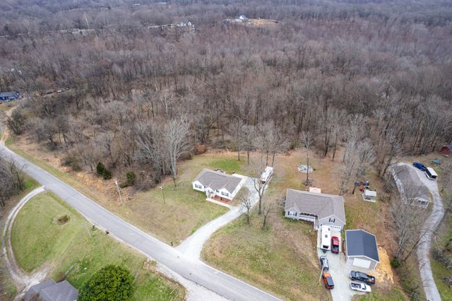2092 Garner Rd, Mount Pleasant, TN 38474