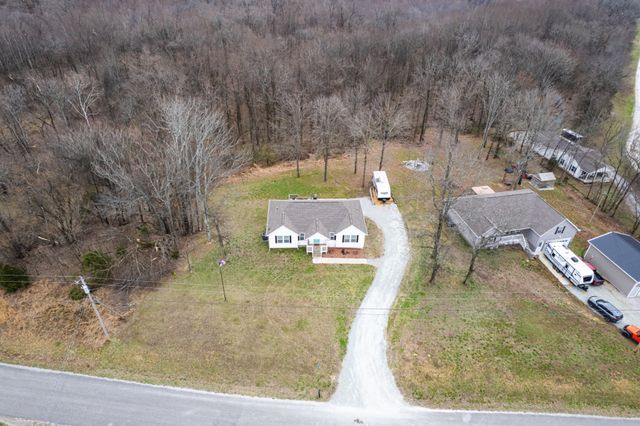 2092 Garner Rd, Mount Pleasant, TN 38474