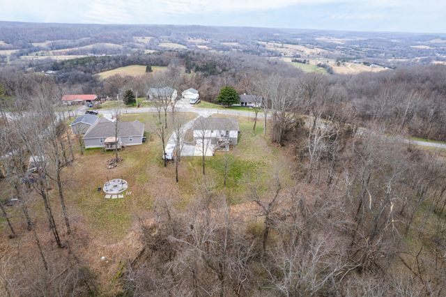 2092 Garner Rd, Mount Pleasant, TN 38474