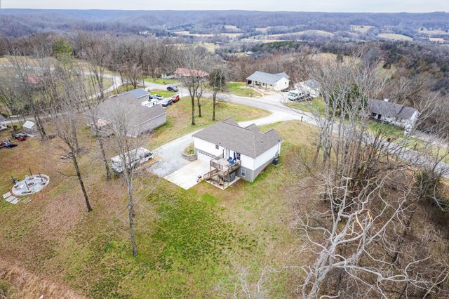 2092 Garner Rd, Mount Pleasant, TN 38474