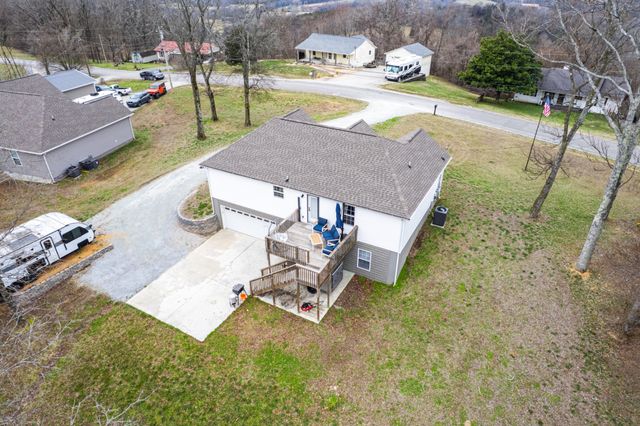 2092 Garner Rd, Mount Pleasant, TN 38474