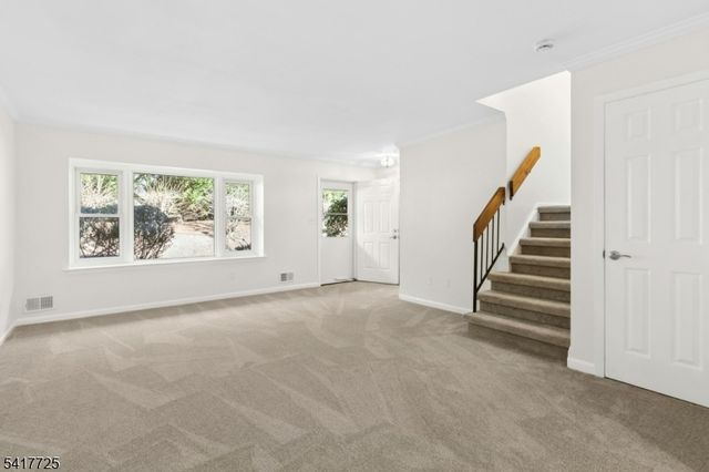 28 Wareham Ct, Scotch Plains Twp., NJ 07076