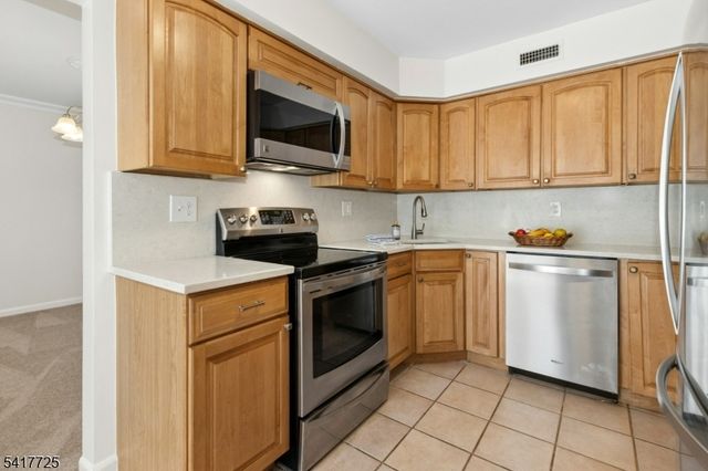 28 Wareham Ct, Scotch Plains Twp., NJ 07076