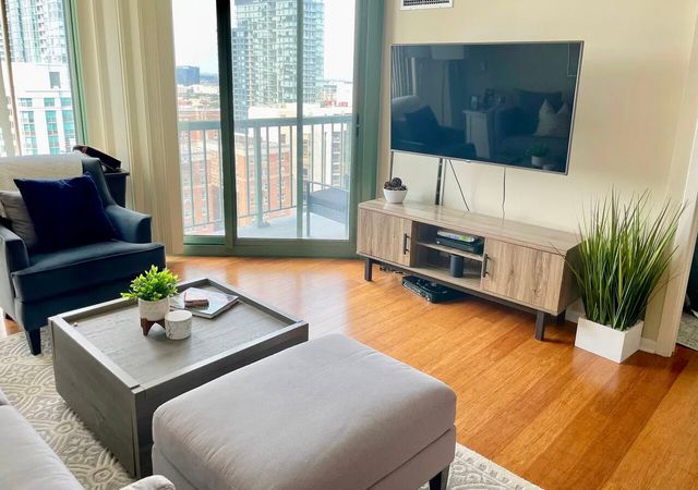 111 W Maple Street 1810, Chicago, IL 60610
