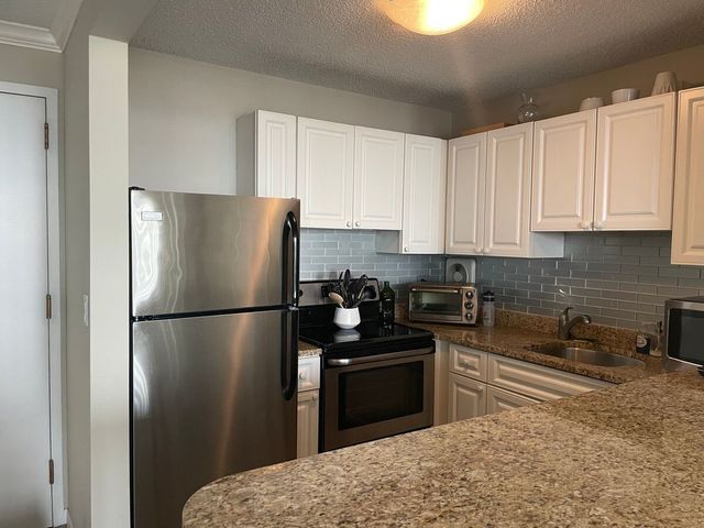 111 W Maple Street 1810, Chicago, IL 60610