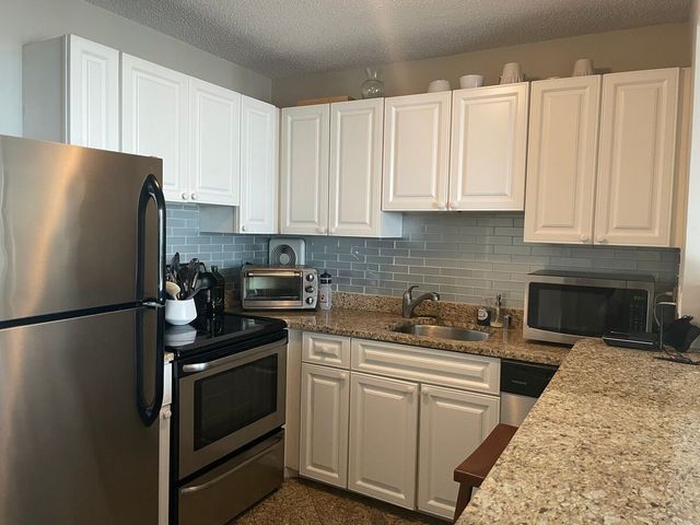 111 W Maple Street 1810, Chicago, IL 60610