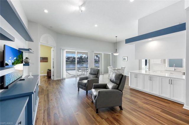 4322 Queen Elizabeth WAY, Naples, FL 34119