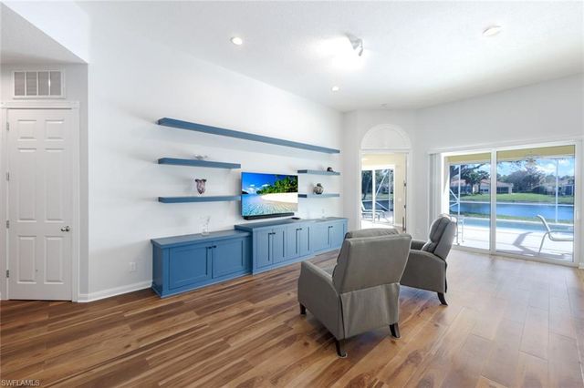 4322 Queen Elizabeth WAY, Naples, FL 34119