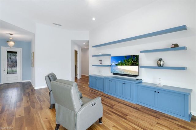 4322 Queen Elizabeth WAY, Naples, FL 34119