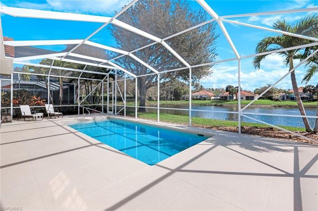 4322 Queen Elizabeth WAY, Naples, FL 34119