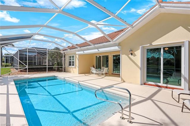 4322 Queen Elizabeth WAY, Naples, FL 34119