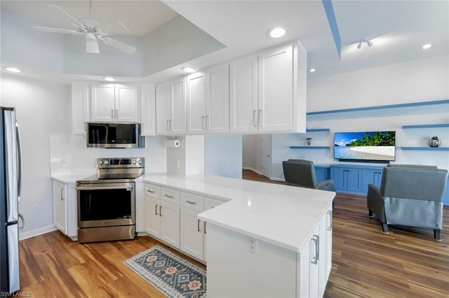 4322 Queen Elizabeth WAY, Naples, FL 34119