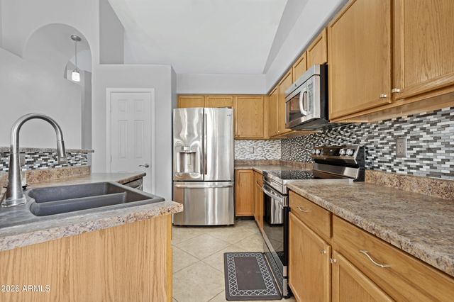 724 E KESLER Lane, Chandler, AZ 85225