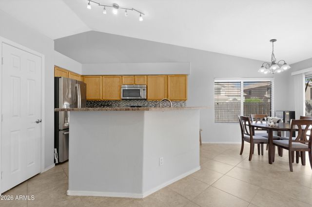 724 E KESLER Lane, Chandler, AZ 85225