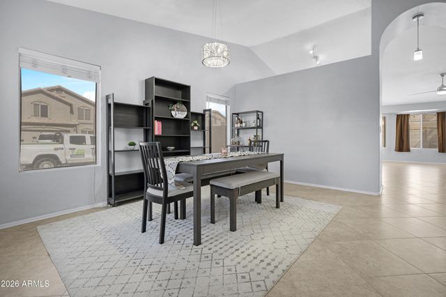 724 E KESLER Lane, Chandler, AZ 85225
