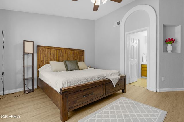 724 E KESLER Lane, Chandler, AZ 85225