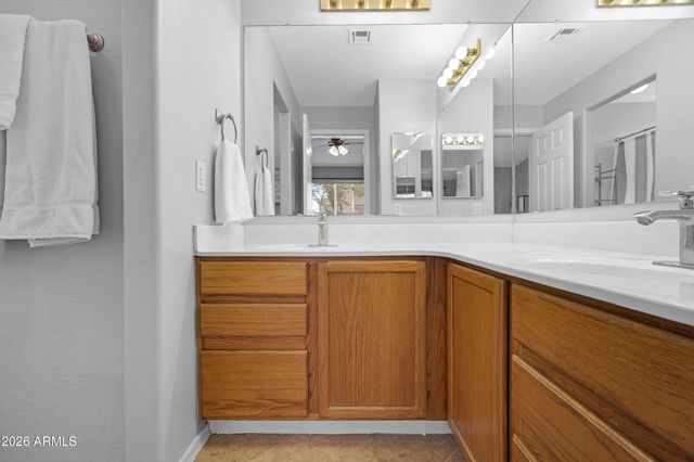 724 E KESLER Lane, Chandler, AZ 85225