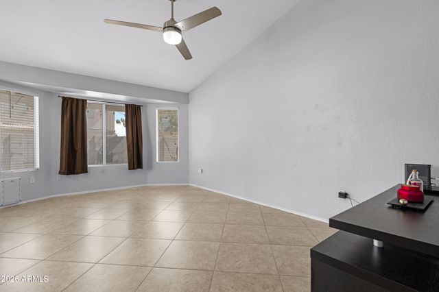 724 E KESLER Lane, Chandler, AZ 85225