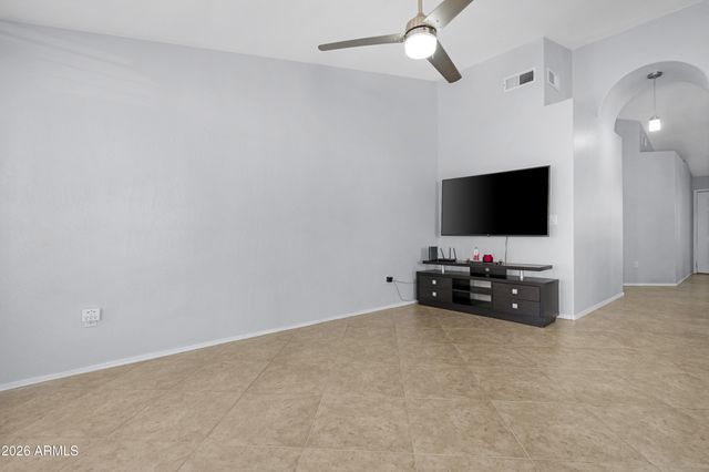 724 E KESLER Lane, Chandler, AZ 85225