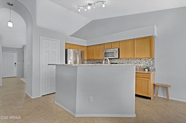 724 E KESLER Lane, Chandler, AZ 85225