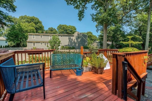 77 Oakcrest Drive, North Attleboro, MA 02760