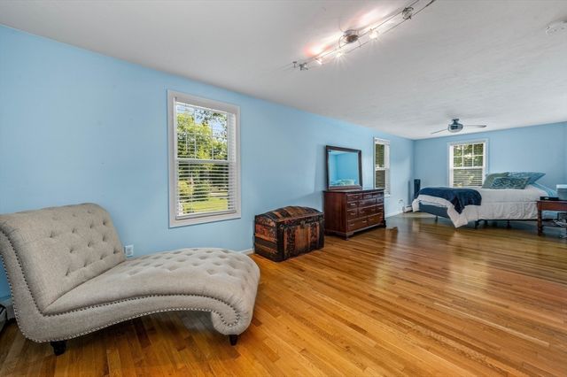 77 Oakcrest Drive, North Attleboro, MA 02760