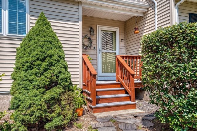 77 Oakcrest Drive, North Attleboro, MA 02760