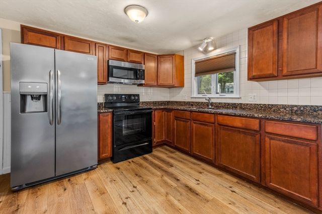 77 Oakcrest Drive, North Attleboro, MA 02760