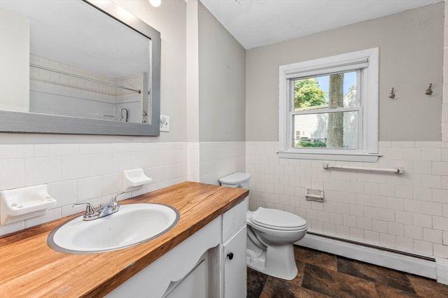 77 Oakcrest Drive, North Attleboro, MA 02760