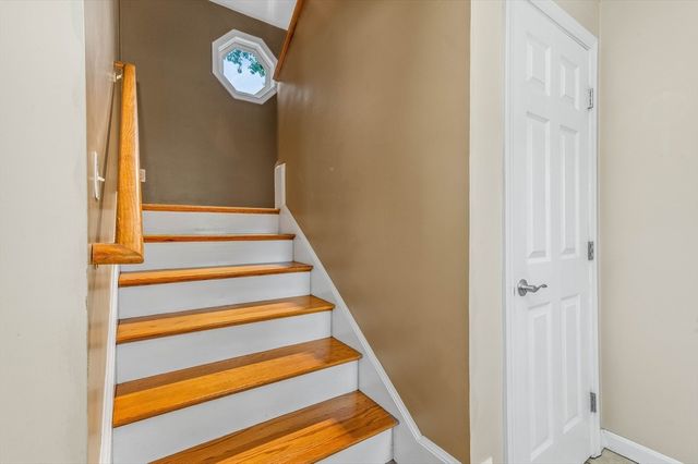 77 Oakcrest Drive, North Attleboro, MA 02760
