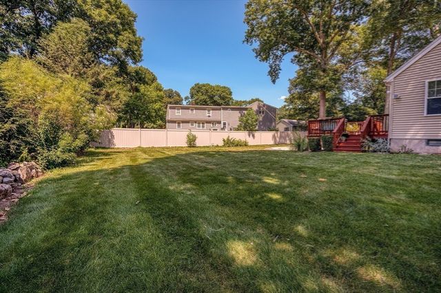 77 Oakcrest Drive, North Attleboro, MA 02760
