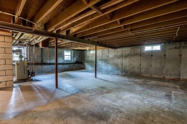 77 Oakcrest Drive, North Attleboro, MA 02760