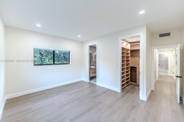 4144 Alton Rd, Miami Beach, FL 33140