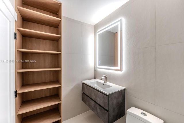 4144 Alton Rd, Miami Beach, FL 33140