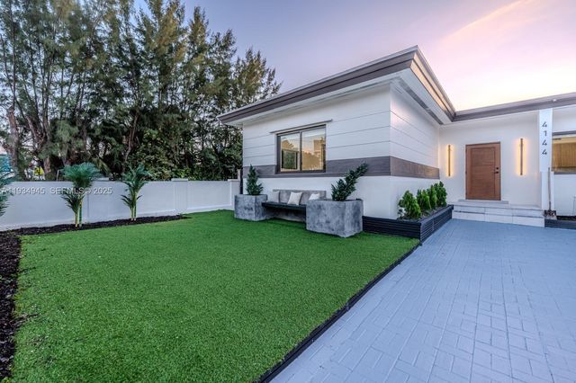 4144 Alton Rd, Miami Beach, FL 33140