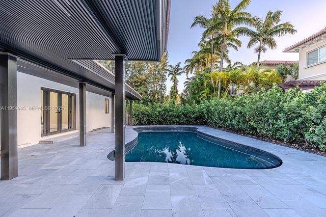 4144 Alton Rd, Miami Beach, FL 33140