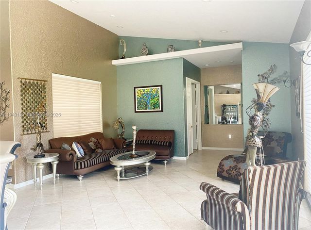 6550 SW 183rd Way, Southwest Ranches, FL 33331