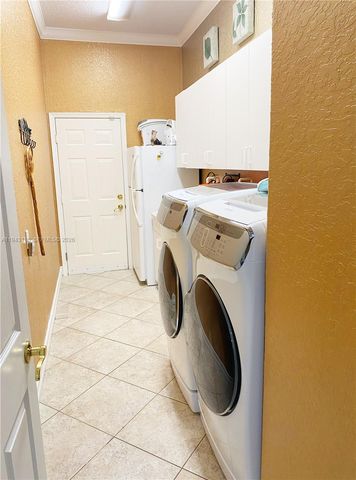 6550 SW 183rd Way, Southwest Ranches, FL 33331