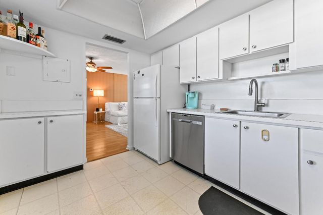 1250 Sugar Sands Boulevard 210, Riviera Beach, FL 33404