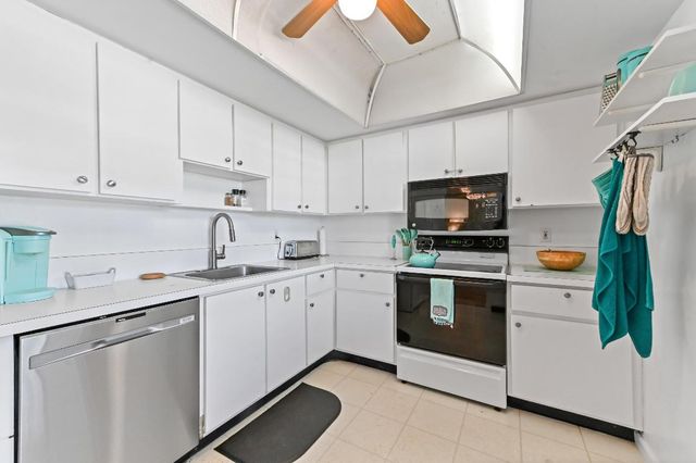 1250 Sugar Sands Boulevard 210, Riviera Beach, FL 33404